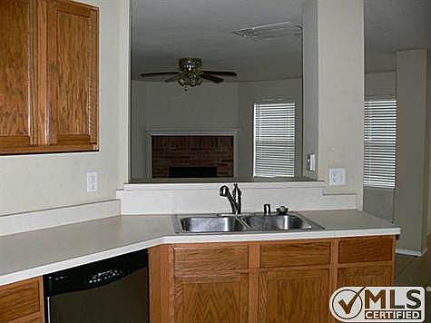 4th image of 2824 Bluffs Ct