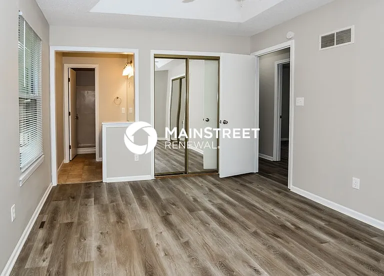 404 NE Station Dr — Photo 11