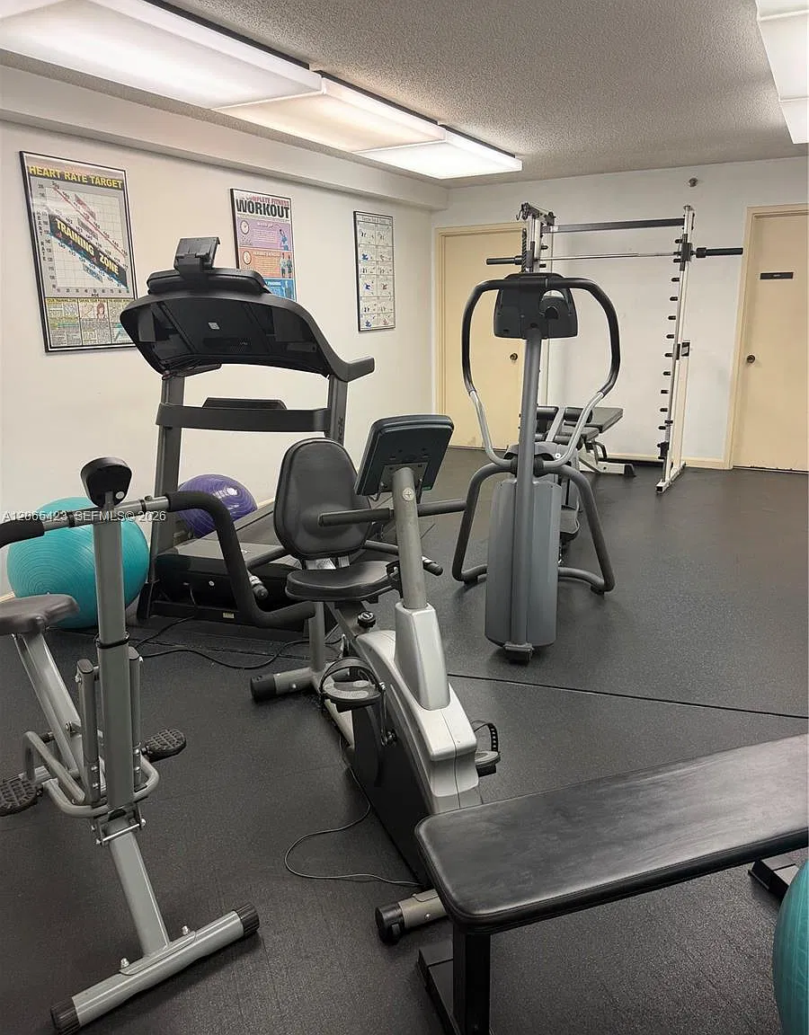 Ocean Lane Plaza Condo — Photo 4