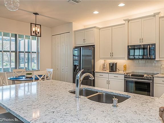 3rd image of 11523 Riverstone Ln
