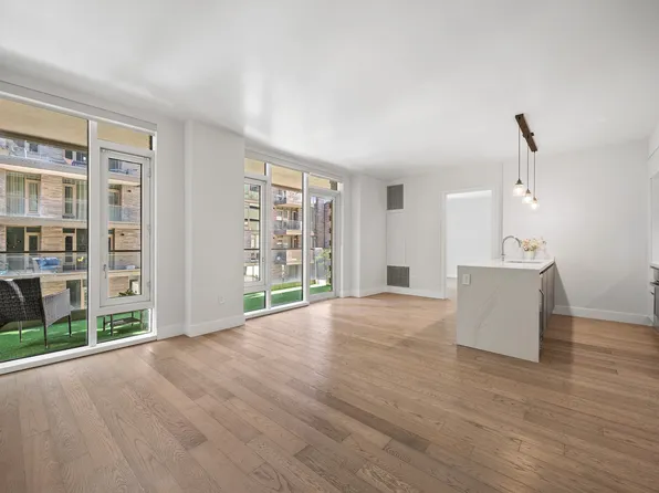 505 West 43rd Street image 7 of 30