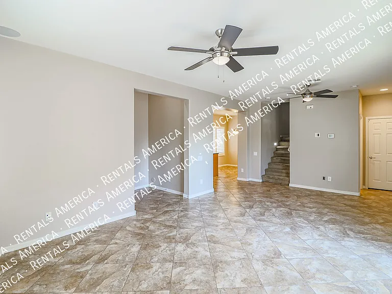 3625 E Zachary Dr — Photo 4