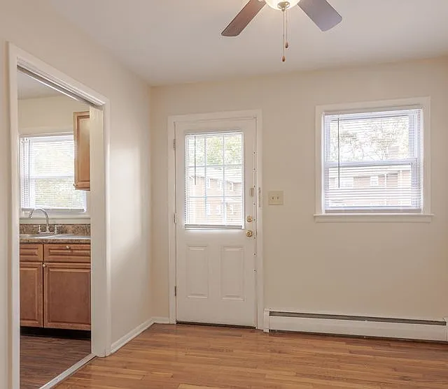 Emerald Apartments — Photo 16
