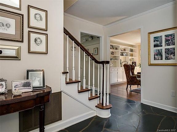 4th image of 6115 Carriagehouse Ln
