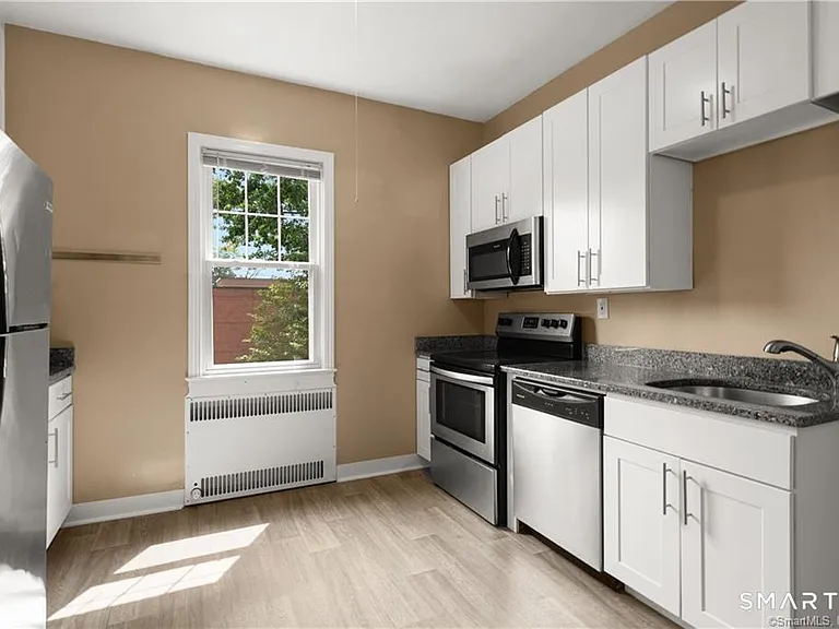 684 Farmington Ave #B6 — Photo 14