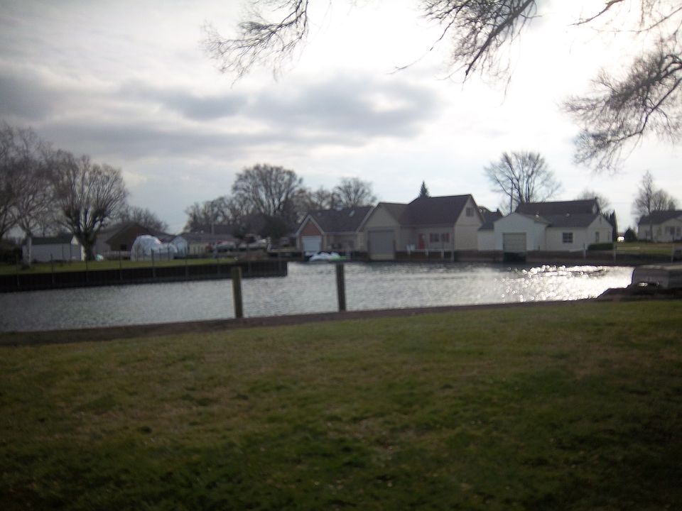 Water frontage & view