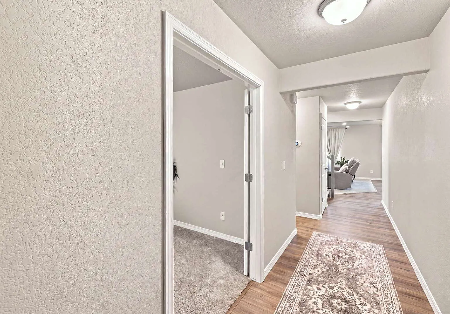 5 bed, 3.5 bath, 3190 sqft, $3,200 — Photo 3