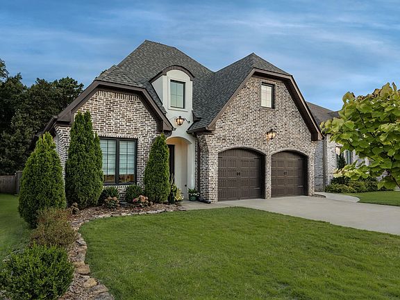 3rd image of 7 Fletcher Ridge Cir