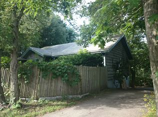 955 Hammond St, Brookline, MA 02467