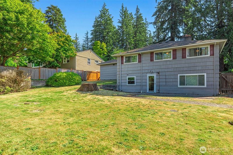 3rd image of 19005 104th Avenue NE
