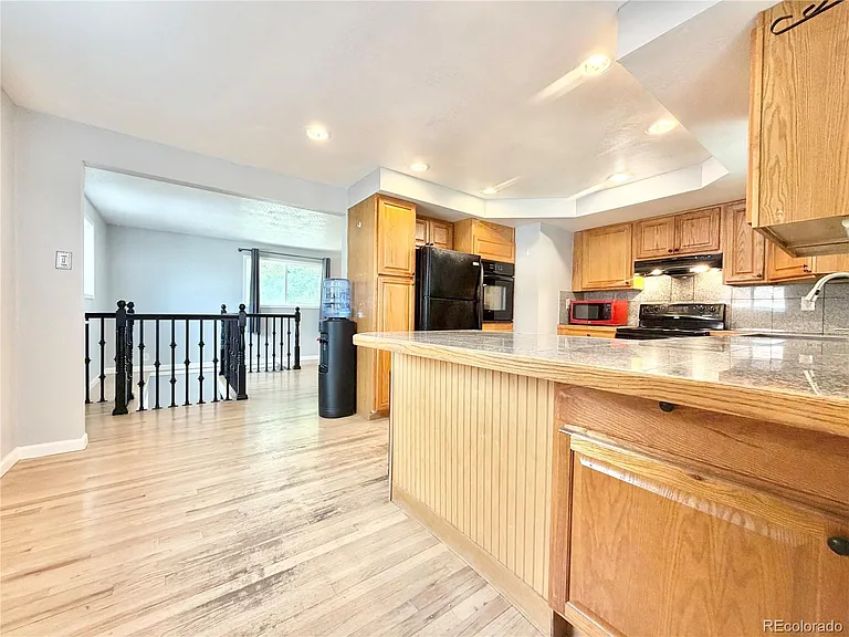 1285 W Gill Pl — Photo 8