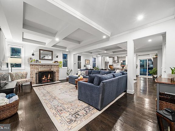 2nd image of 1433 Fort Stevens Dr NW