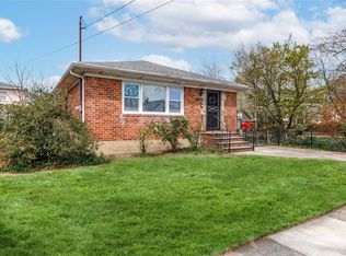 26209 82nd Ave, Glen Oaks, NY 11004