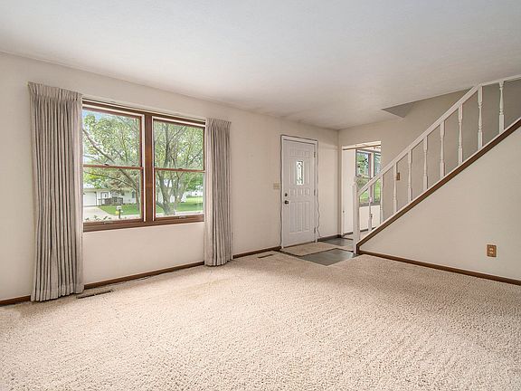 5th image of 16751 Stoney Lane Dr