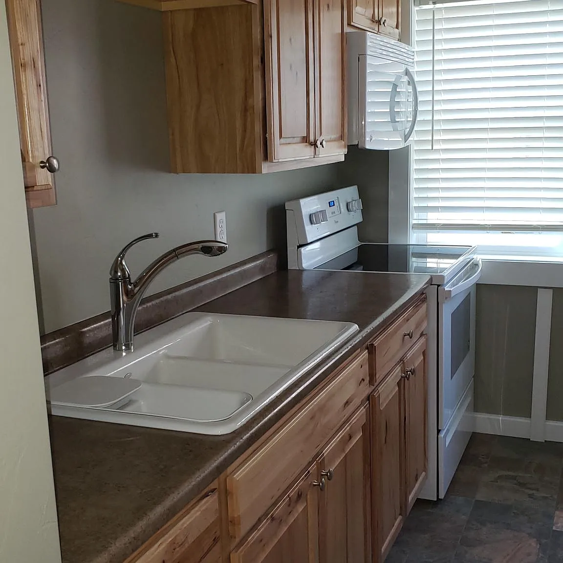 1 bed, $900 — Photo 2