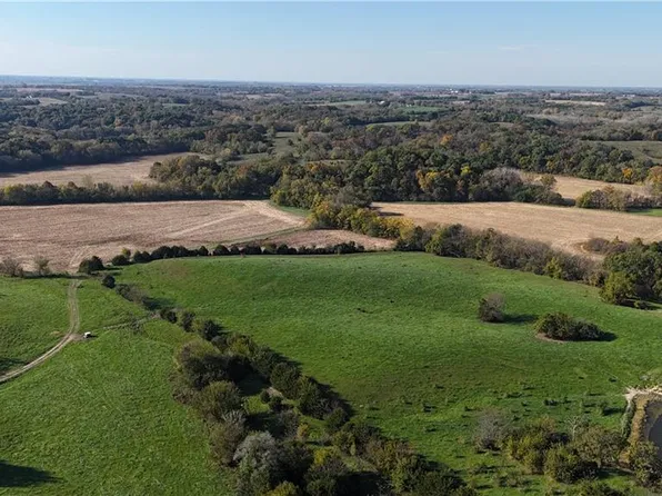 5899 SE Chiefs Rd, Cowgill, MO 64637