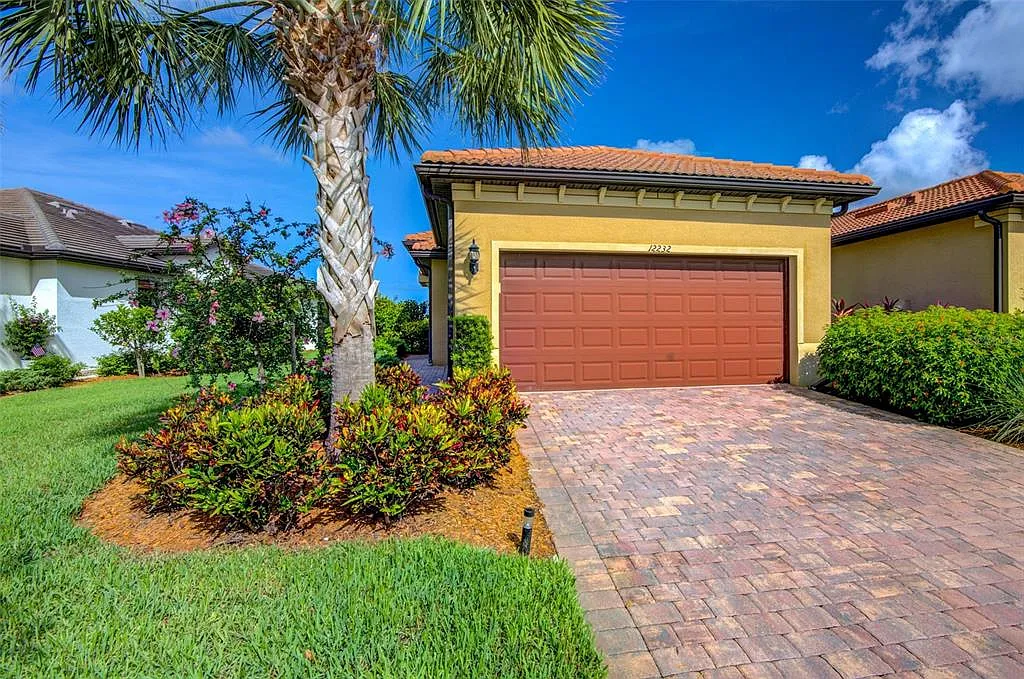 2 bed, 2.0 bath, 1549 sqft, $2,500 — Photo 1