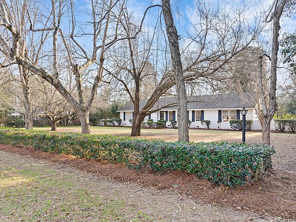 5th image of 2243 Riverbank Dr