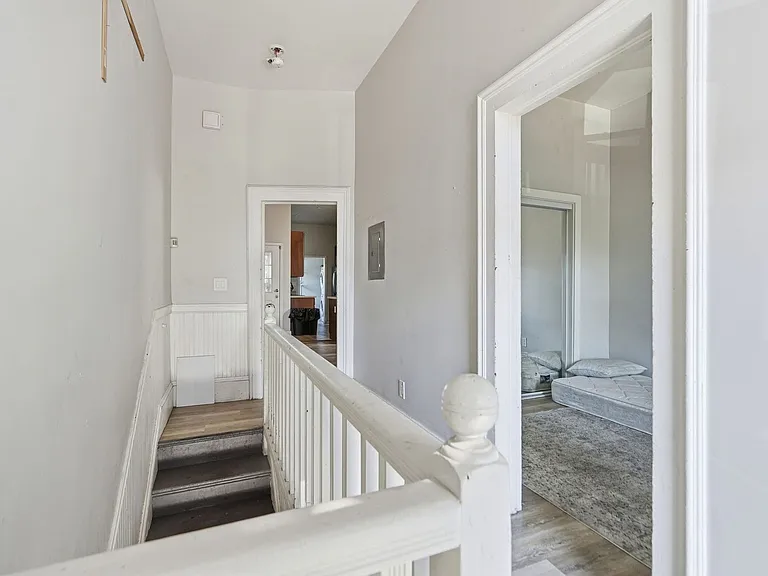 2533-2535 Filbert St — Photo 12
