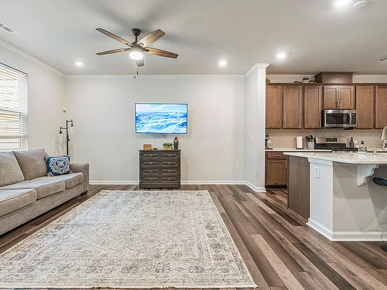 185 Millennium Dr — Photo 17