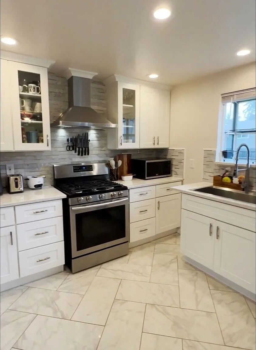 3 bed, 2.0 bath, 1304 sqft, $2,205 — Photo 3