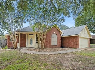 2601 Oakwood Dr, Brenham, TX 77833