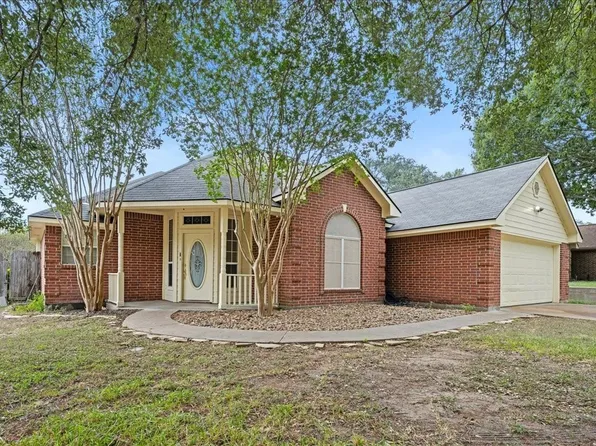 2601 Oakwood Dr, Brenham, TX 77833