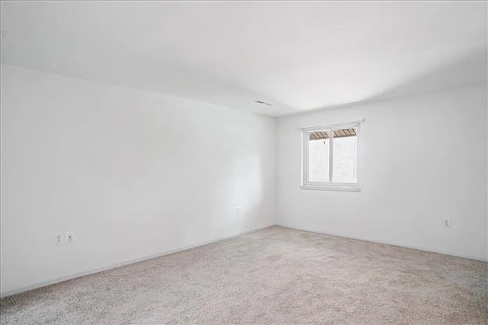18709 Walkers Choice Rd #5 — Photo 9