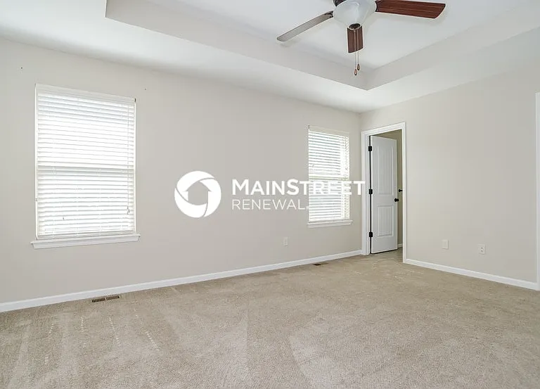 2818 N 101st St — Photo 15
