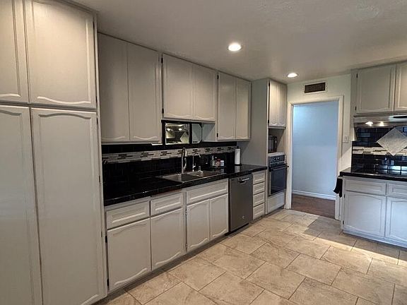 4th image of 1604 McClintic St