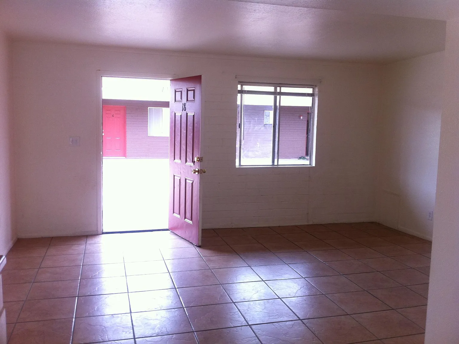 621 N 30th Pl — Photo 3