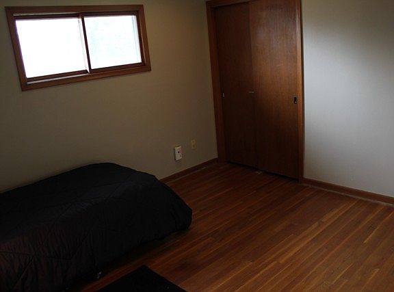 2nd image of 2303 Plum St