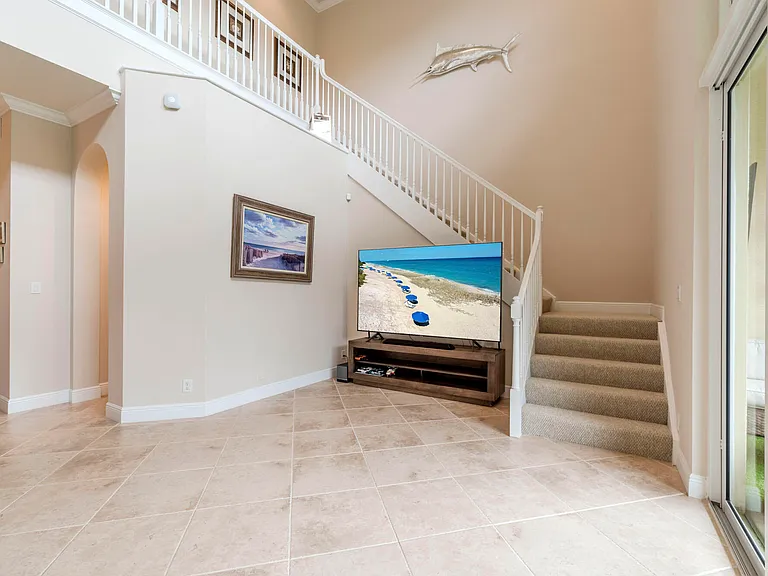 106 Renaissance Dr — Photo 9