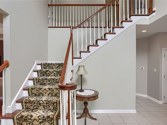 5th image of 363 Steeplechase Dr