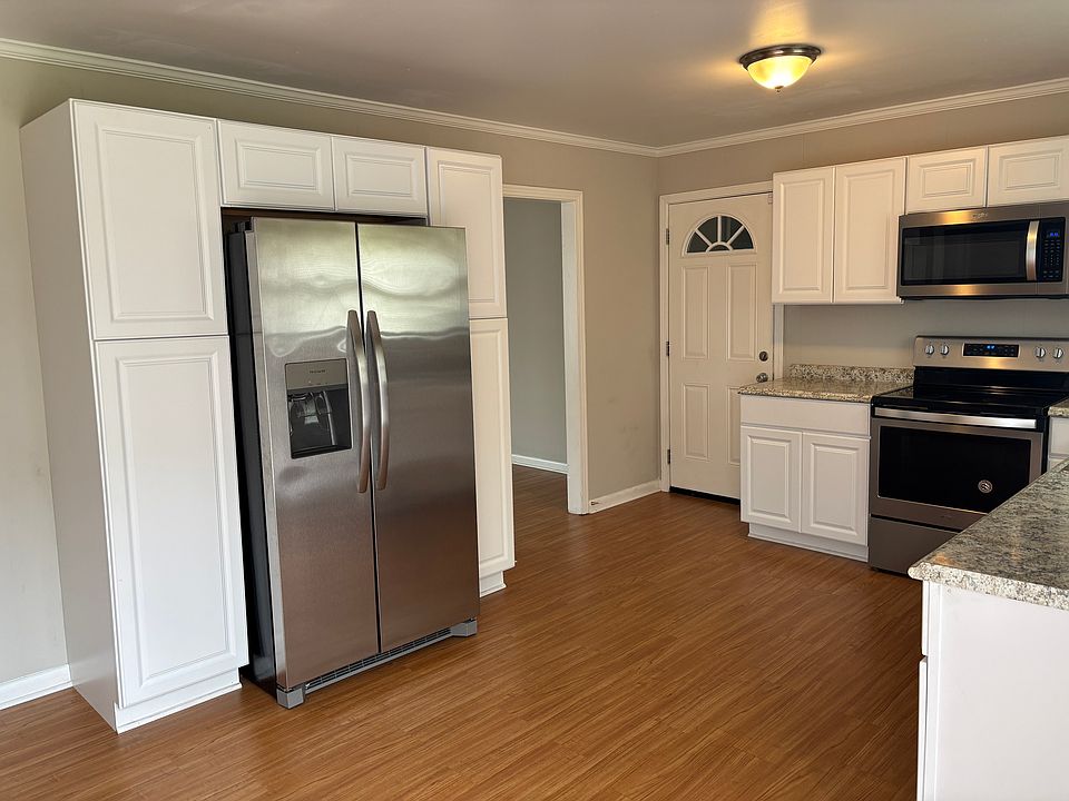 1st image of 413 Winwood Dr