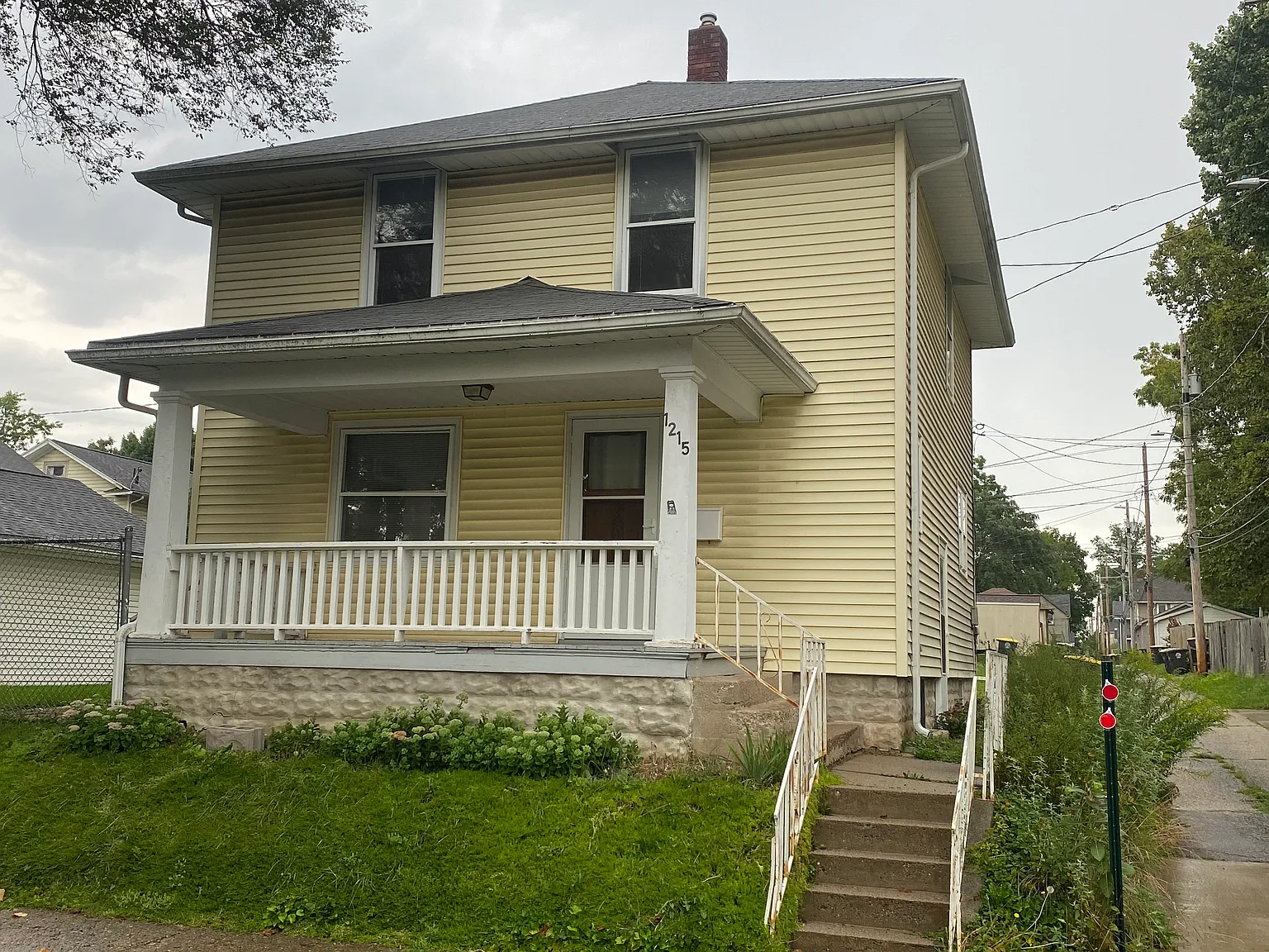 3 bed, 1300 sqft, $1,400 — Photo 1