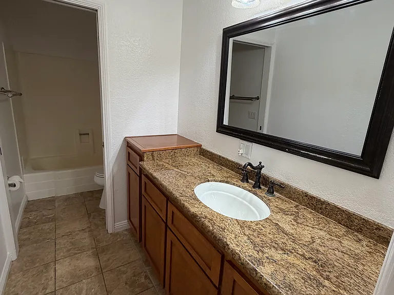 1601 Tina Pl — Photo 7