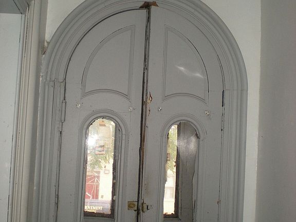 3rd image of 614 Lafayette Ave