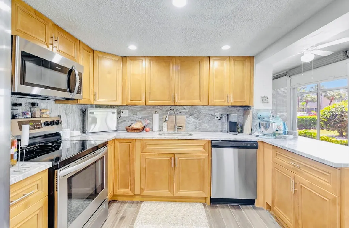 2 bed, 910 sqft, $2,000 — Photo 4