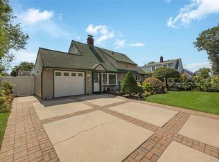 723 Wantagh Ave, Wantagh, NY 11793