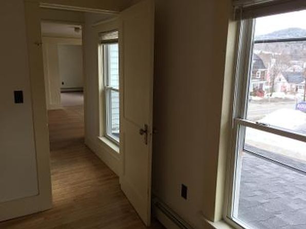 99 Summer St, Bristol, NH 03222