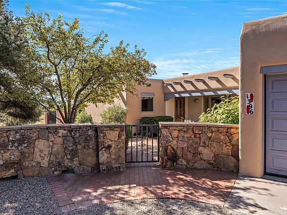 2nd image of 1396 Hyde Park Rd