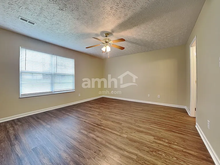 1117 Long Meadow Dr — Photo 11