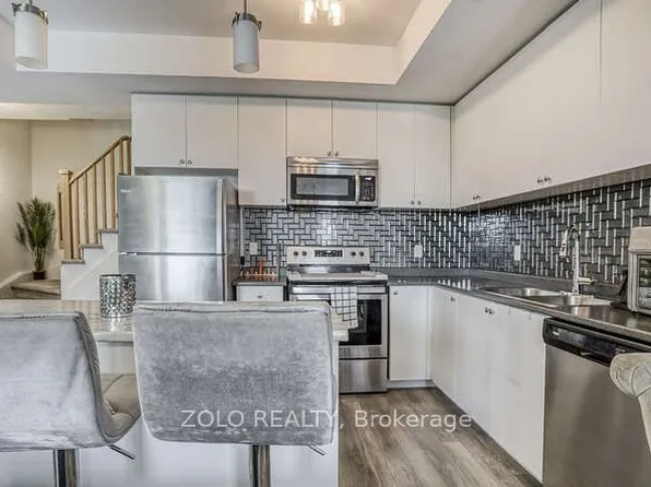 1555 Kingston Rd #218, Pickering, ON L1V 0E9