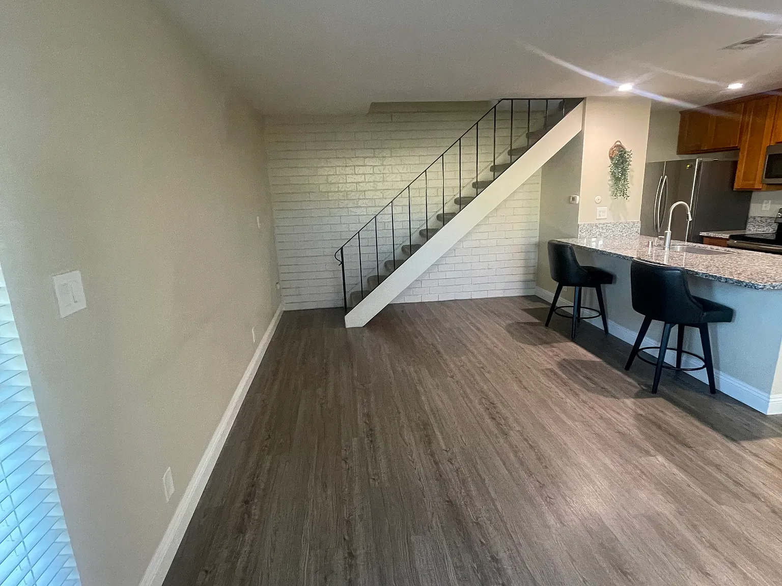 2 bed, 840 sqft, $1,800 — Photo 4