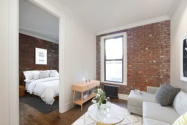 Rented by R New York