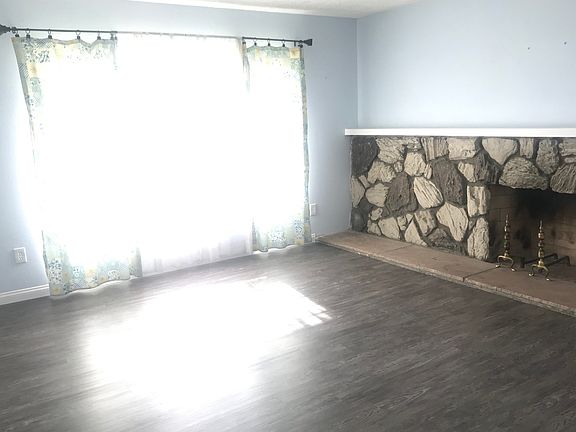 2nd image of 1642 Leon Ave