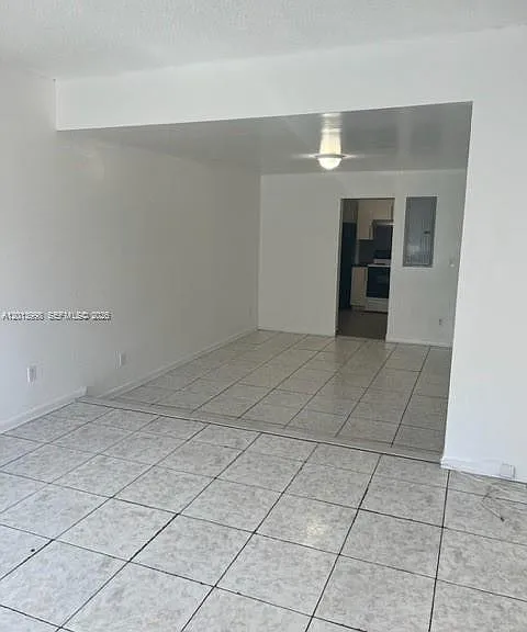 15153 NE 6th Ave #10 — Photo 2