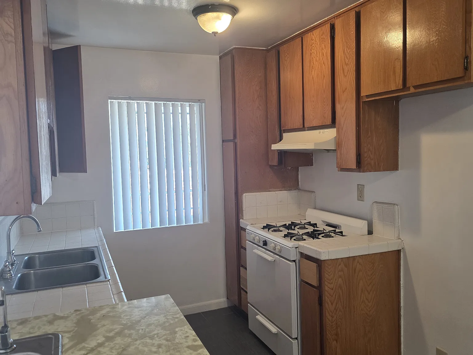 1 bed, 1.0 bath, 800 sqft, $2,200 — Photo 3