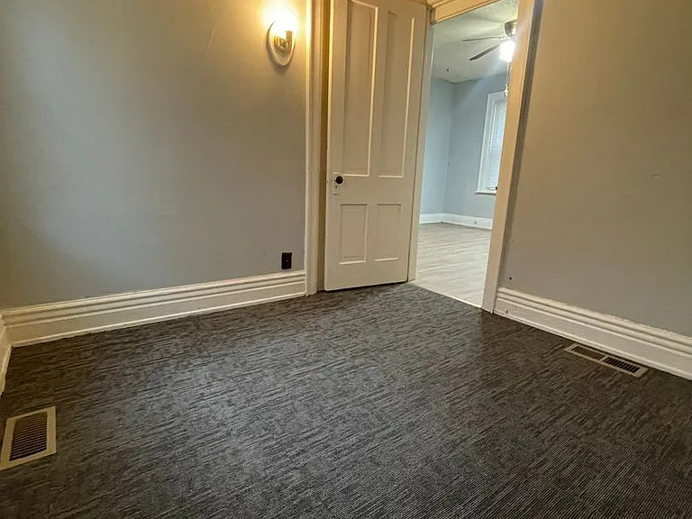 52 Locust St — Photo 2